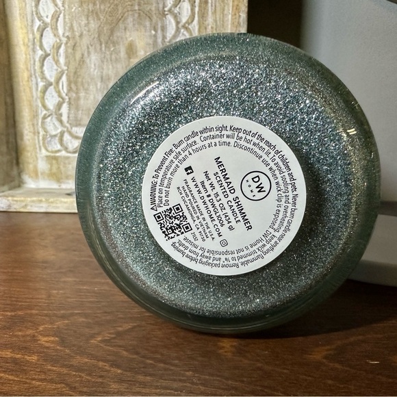DW HOME MERMAID SHIMMER HAND POURED HIGHLY SCENTED CANDLE - Picture 5 of 5